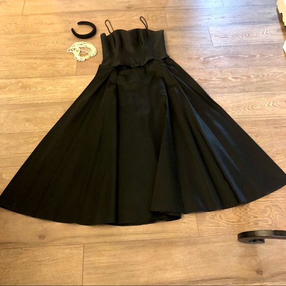 🇨🇦 Ball Gown Black tie event , maxi , fit & flair , spaghetti stripe - Picture 1 of 14